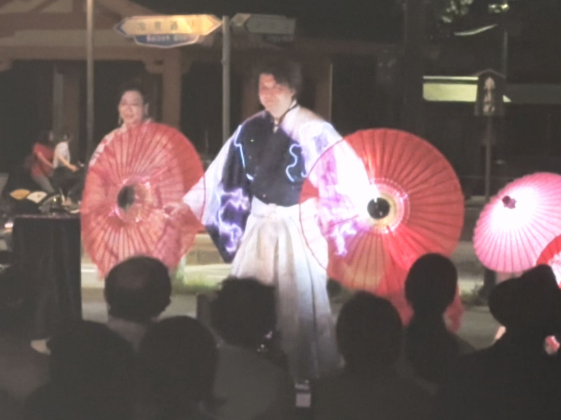 岡崎公園 夜間イベント 光る着物マジック